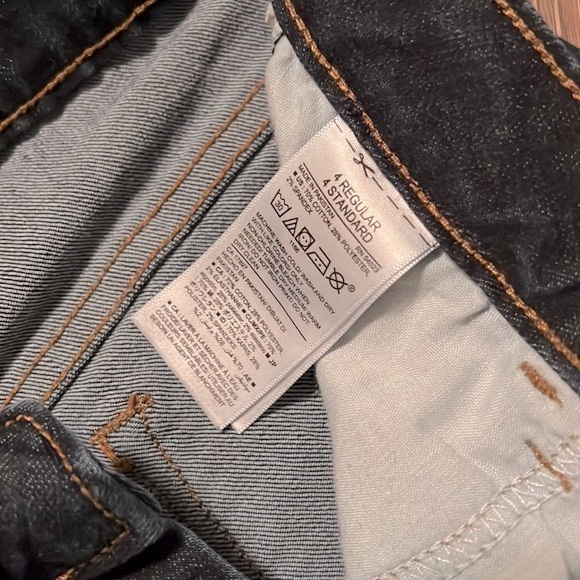 Old Navy size 4 Regular Jeans - Picture 3 of 4